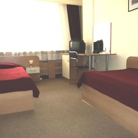Hotel Of Bulgarian Academy Of Sciences Sofia Room photo